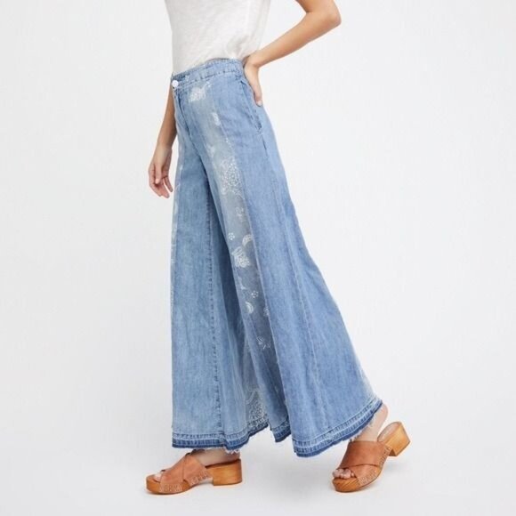 Free People Luna Extreme Flare Jeans Size 27 $168 MSRP - Picture 2 of 8